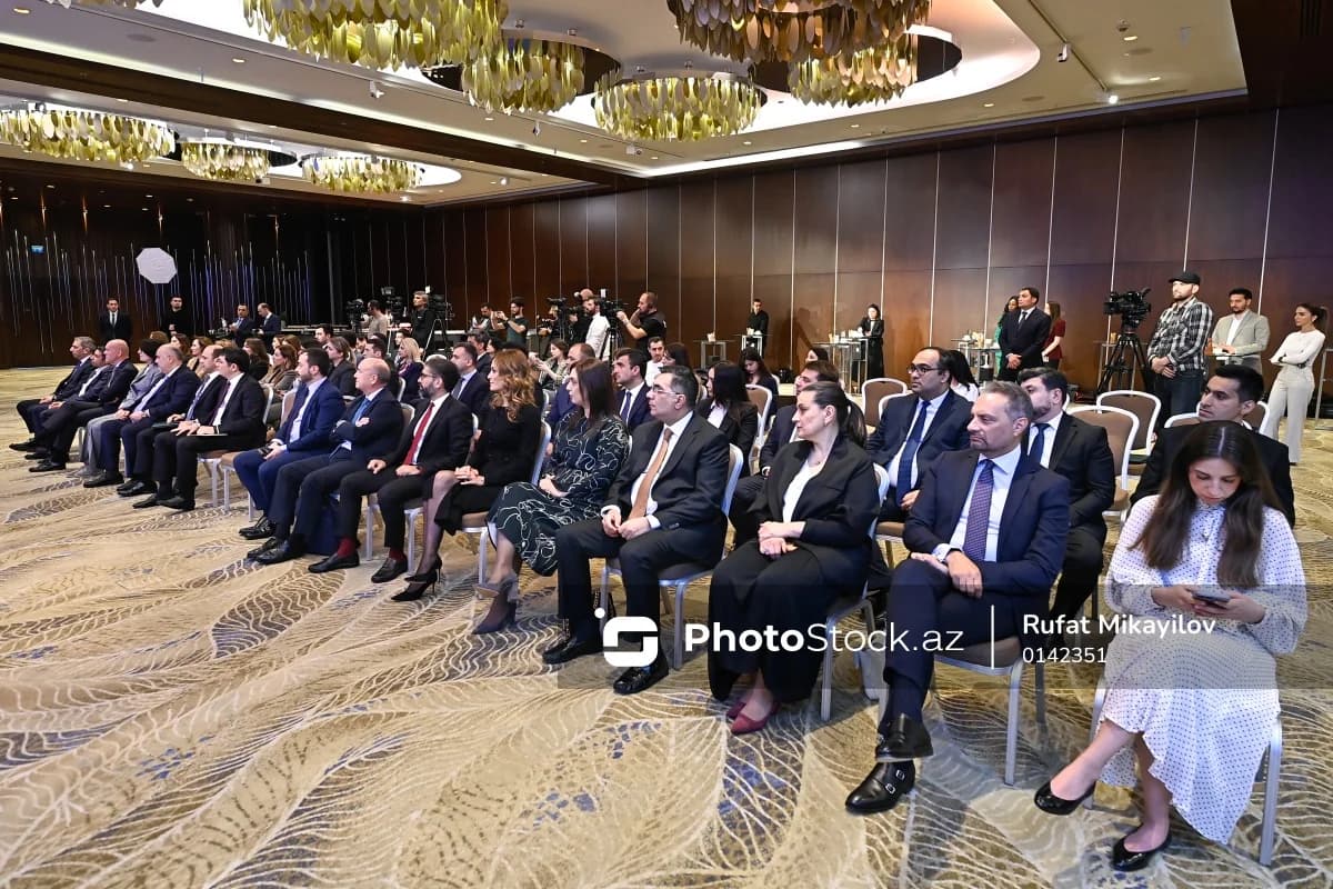 Bakıda Liderlik və İnnovasiya üzrə IE Mərkəzinin yaradılması üzrə Anlaşma Memorandumu imzalanıb - FOTO