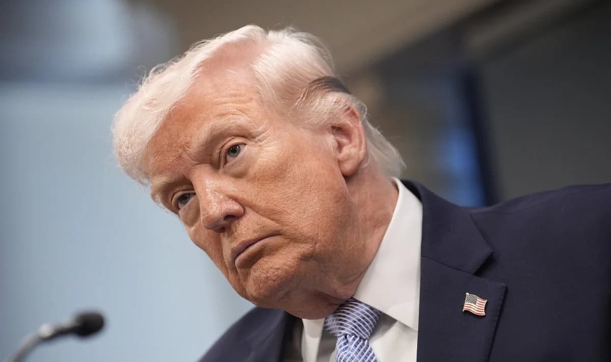 Tramp əlində avtomatla İranı hədələdi - FOTO