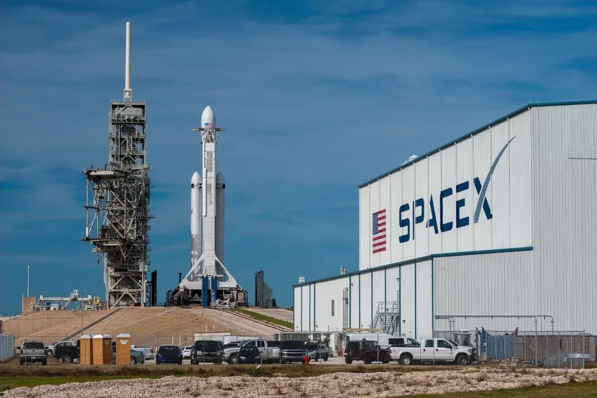 Texas sakinləri İlon Maskın "SpaceX" şirkətini məhkəməyə veriblər