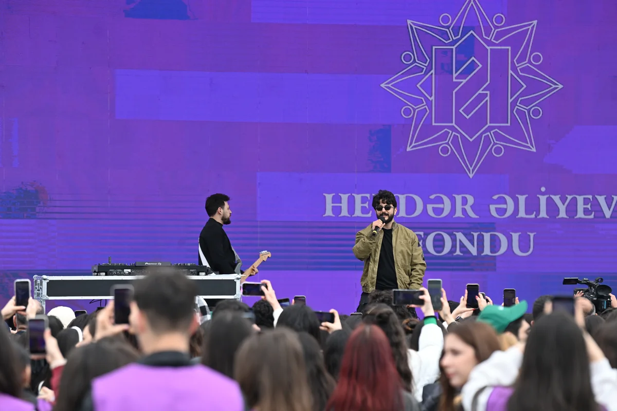 "Bakı Marafonu 2026"nın start və finiş zonasında konsert keçirilib - FOTO