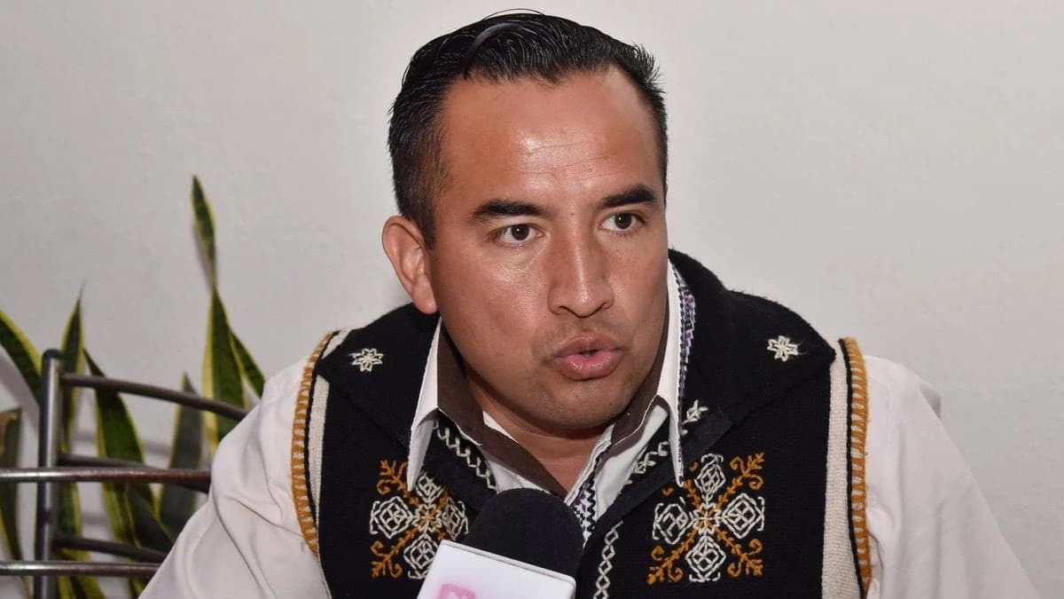 Meksikada qəzəbli sakinlər merə hücum çəkdilər